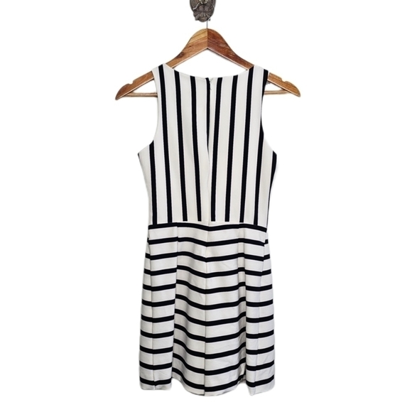 Zara cut out black and white v-neck mini skort dress size small**EXCLUDED FROM S - Picture 7 of 9